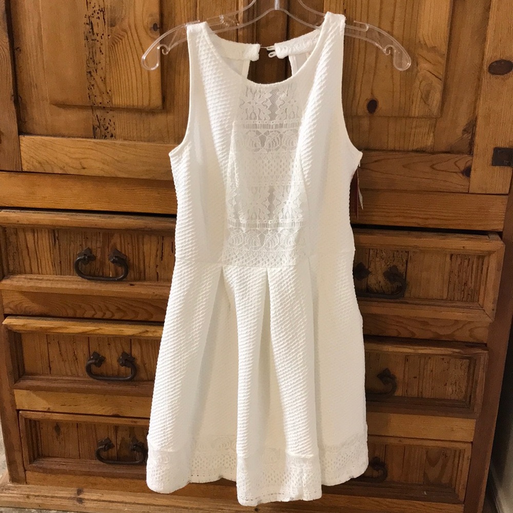 Adorable white waffle print dress size S
